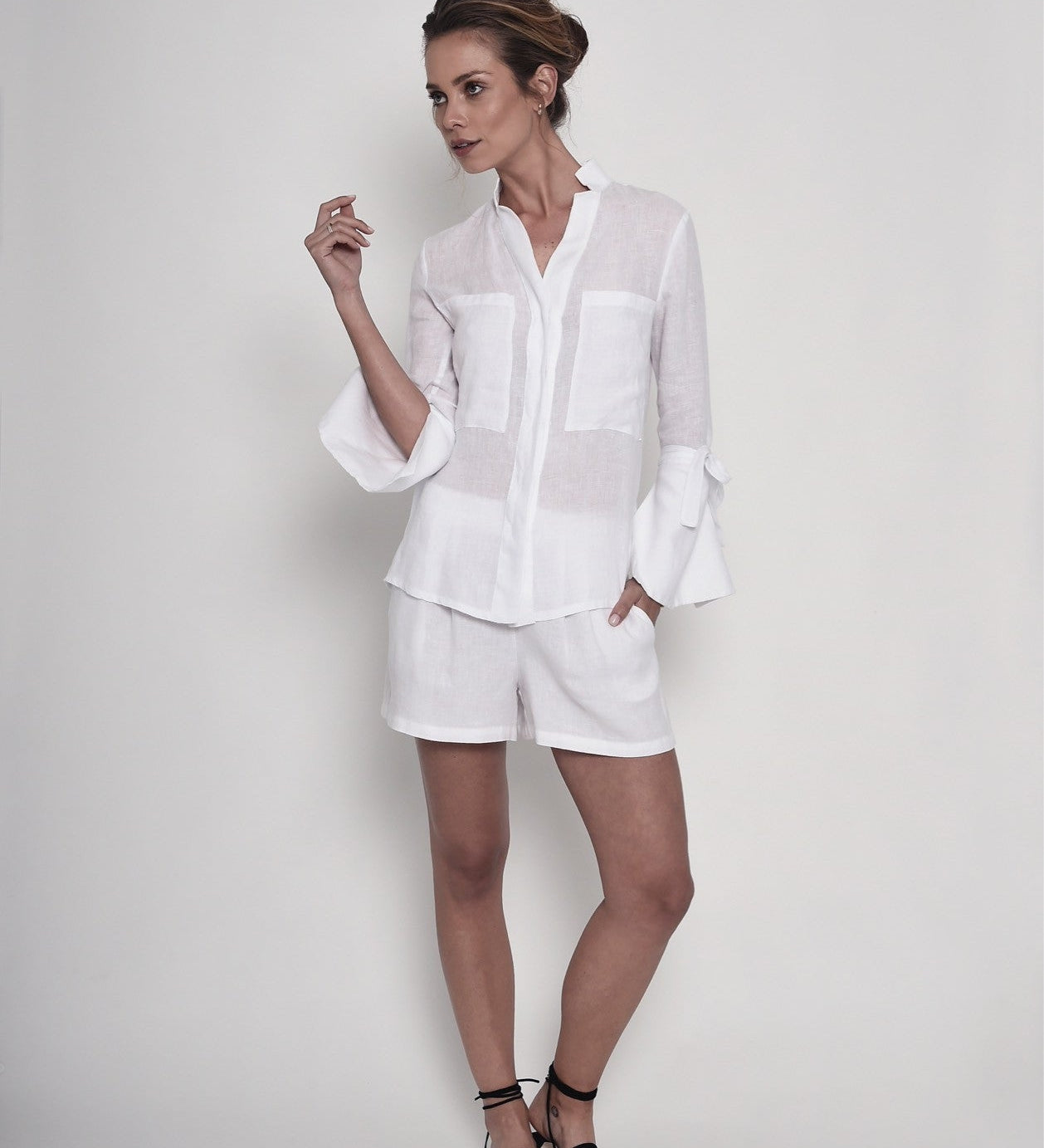 A Walk in Sintra Linen Shorts