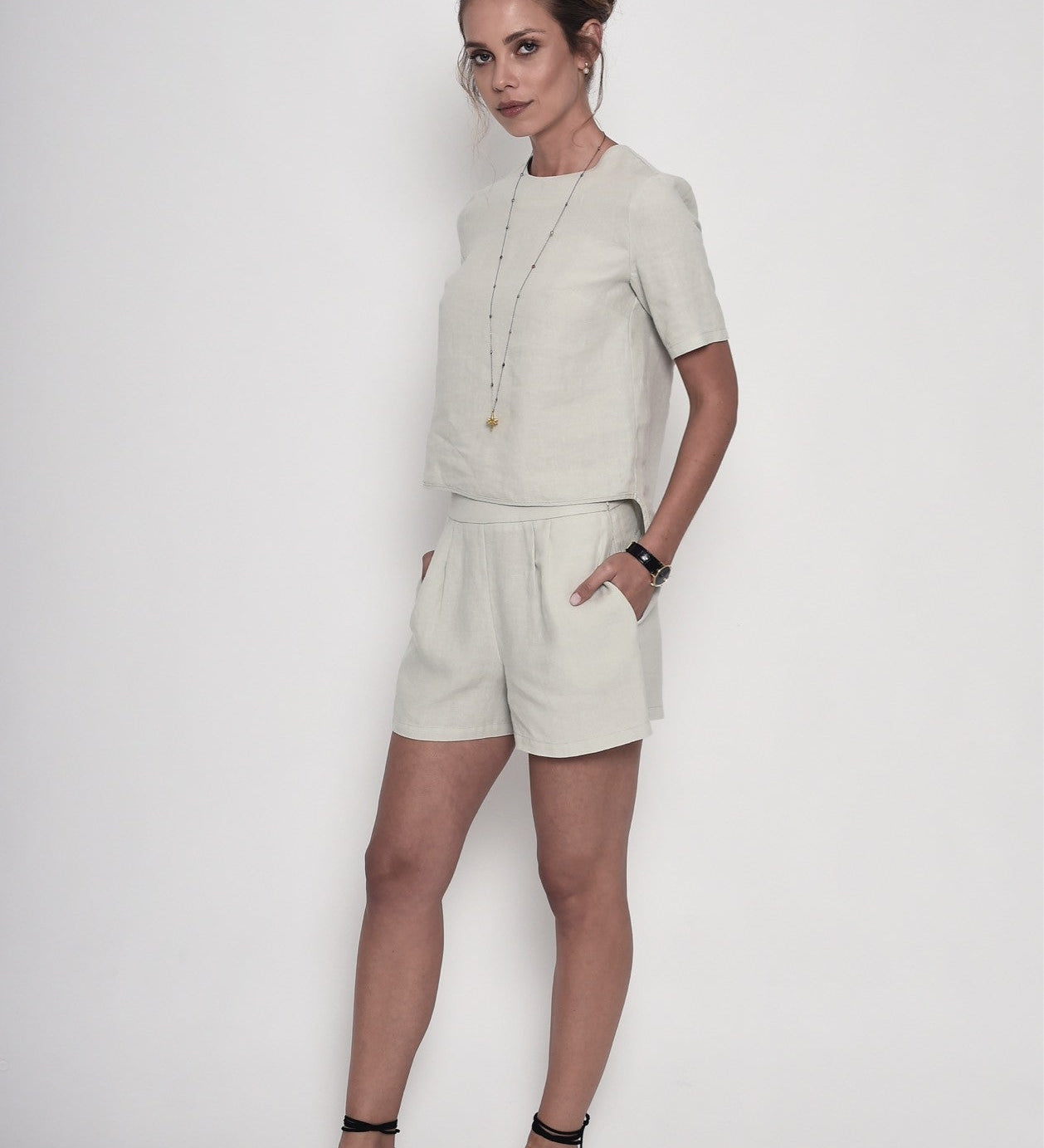 A Walk in Sintra Linen Shorts